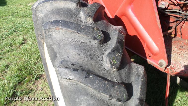 image for item DA6808 1981 International Harvester 274 Offset tractor