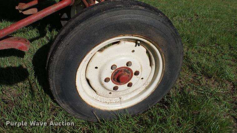 image for item DA6808 1981 International Harvester 274 Offset tractor