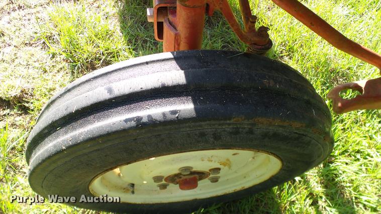 image for item DA6808 1981 International Harvester 274 Offset tractor