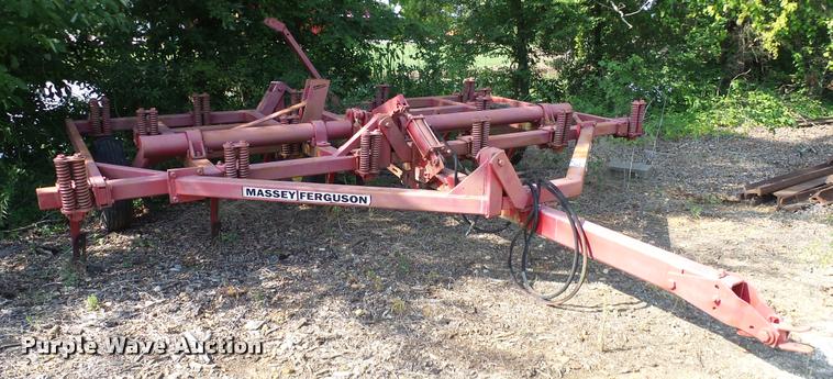 image for item DA6822 Massey Ferguson chisel