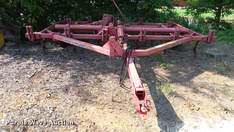 image for item DA6822 Massey Ferguson chisel