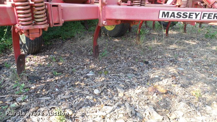 image for item DA6822 Massey Ferguson chisel