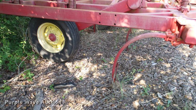 image for item DA6822 Massey Ferguson chisel