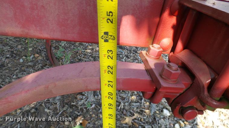 image for item DA6822 Massey Ferguson chisel