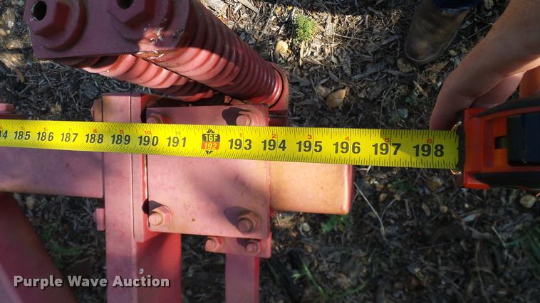 image for item DA6822 Massey Ferguson chisel