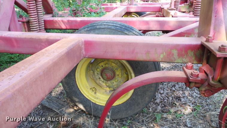 image for item DA6822 Massey Ferguson chisel