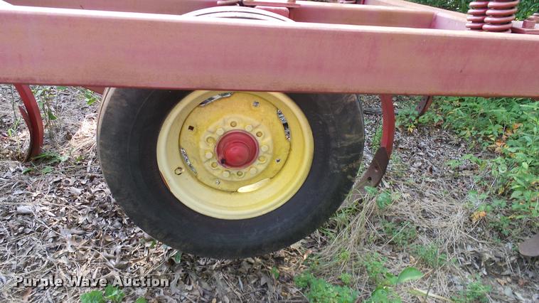 image for item DA6822 Massey Ferguson chisel