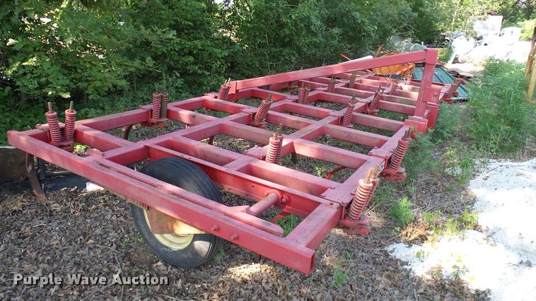 image for item DA6824 Massey Ferguson chisel