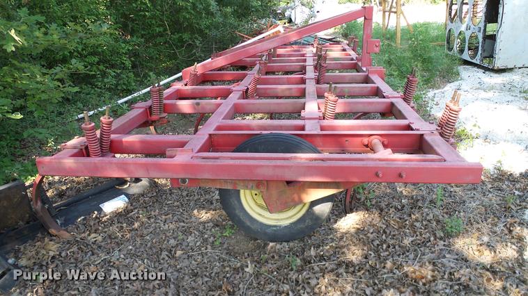 image for item DA6824 Massey Ferguson chisel