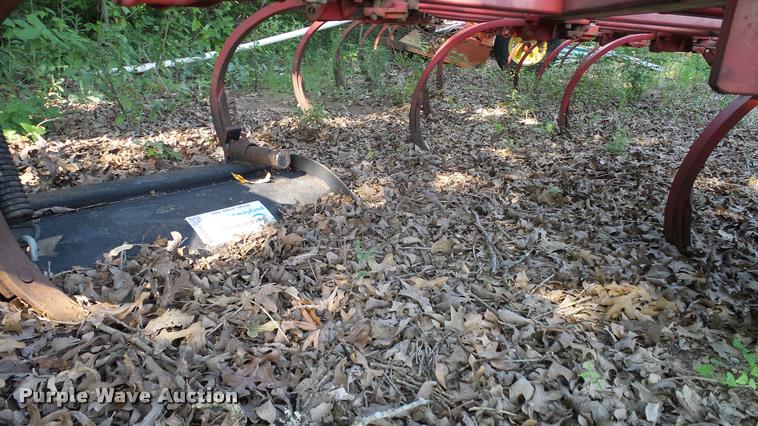 image for item DA6824 Massey Ferguson chisel