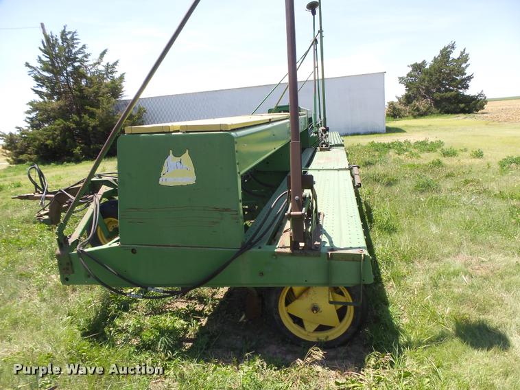 image for item DB2707 John Deere 9300 grain drill