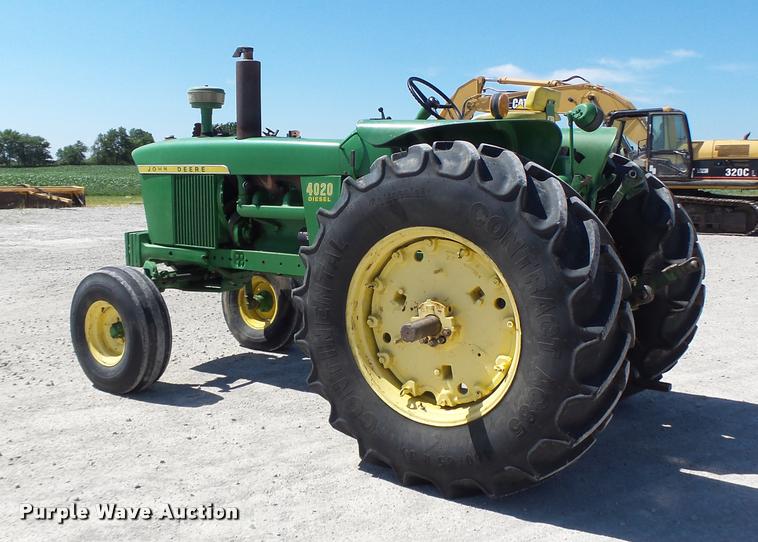 image for item DB5772 John Deere 4020 tractor