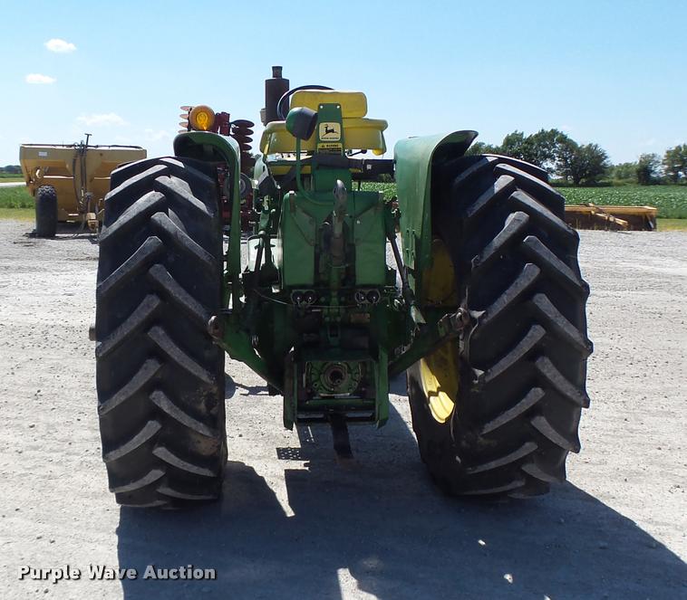 image for item DB5772 John Deere 4020 tractor