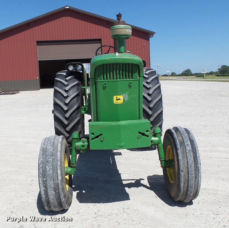 image for item DB5772 John Deere 4020 tractor