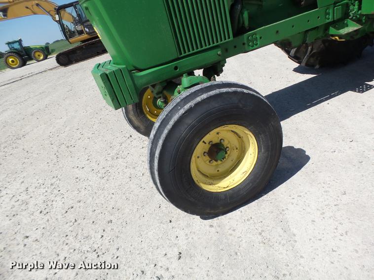 image for item DB5772 John Deere 4020 tractor