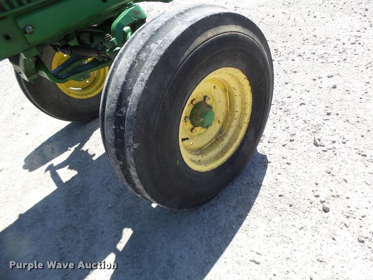 image for item DB5772 John Deere 4020 tractor