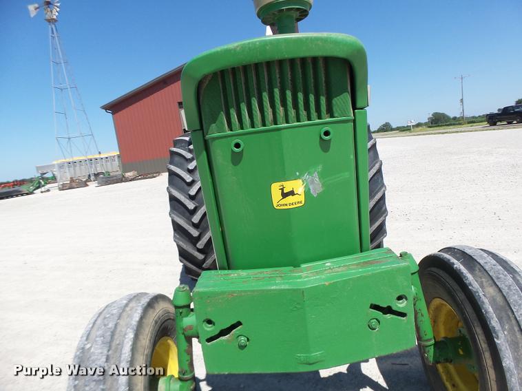 image for item DB5772 John Deere 4020 tractor