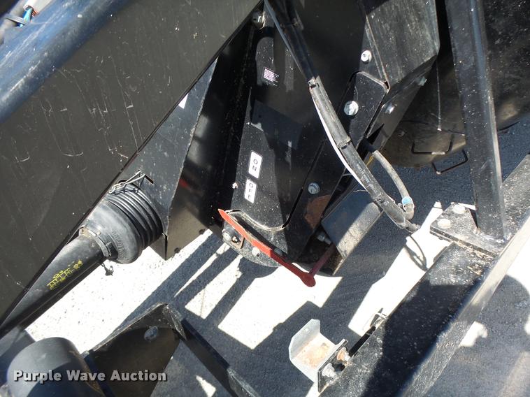 image for item DB5773 2013 Kinze 1100 grain cart