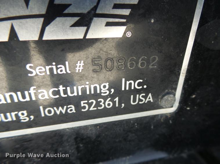 image for item DB5773 2013 Kinze 1100 grain cart