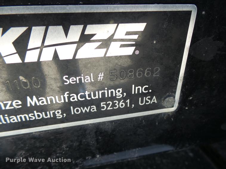 image for item DB5773 2013 Kinze 1100 grain cart