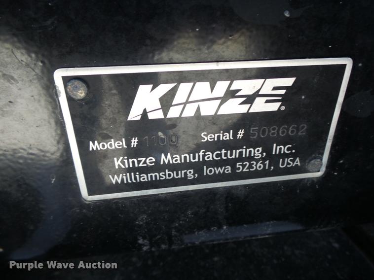 image for item DB5773 2013 Kinze 1100 grain cart