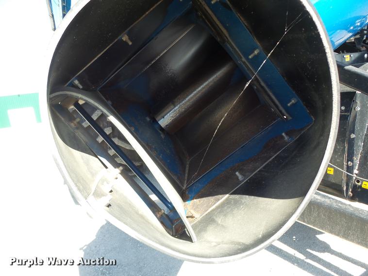 image for item DB5773 2013 Kinze 1100 grain cart