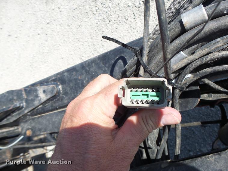 image for item DB5773 2013 Kinze 1100 grain cart