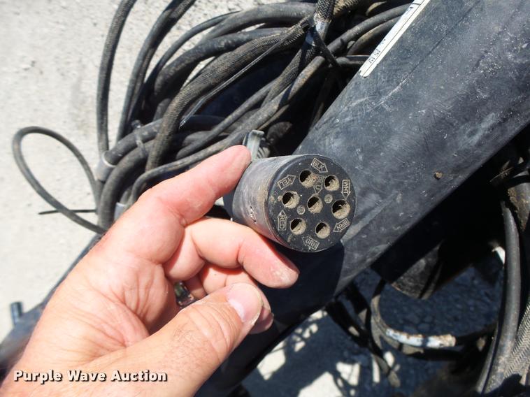 image for item DB5773 2013 Kinze 1100 grain cart