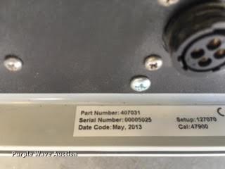 image for item DB5773 2013 Kinze 1100 grain cart