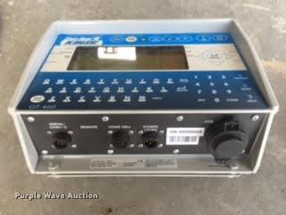 image for item DB5773 2013 Kinze 1100 grain cart