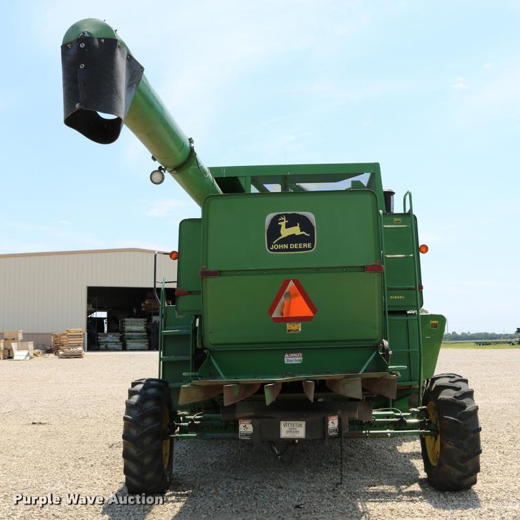 image for item DB9385 1986 John Deere 7720 combine