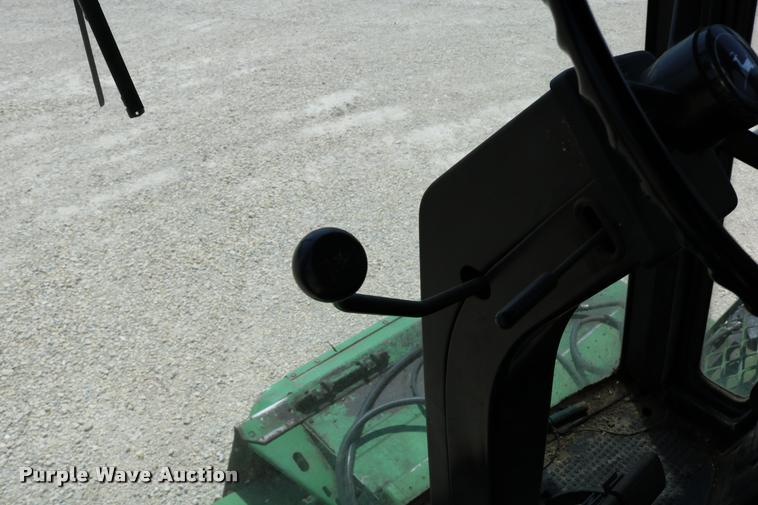 image for item DB9385 1986 John Deere 7720 combine