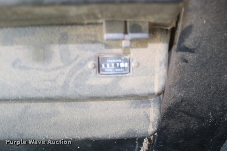 image for item DB9385 1986 John Deere 7720 combine