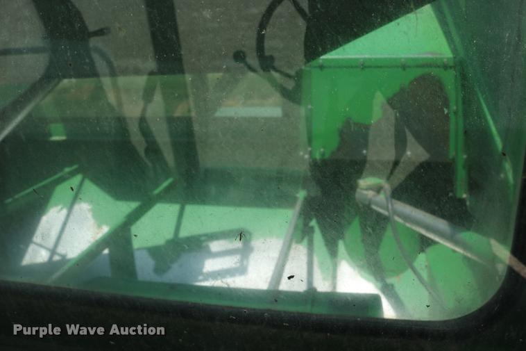 image for item DB9385 1986 John Deere 7720 combine