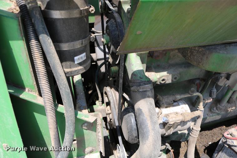 image for item DB9385 1986 John Deere 7720 combine