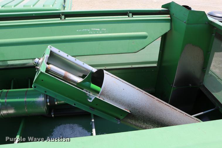 image for item DB9385 1986 John Deere 7720 combine