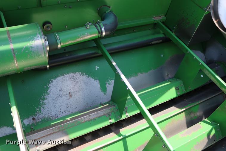 image for item DB9385 1986 John Deere 7720 combine