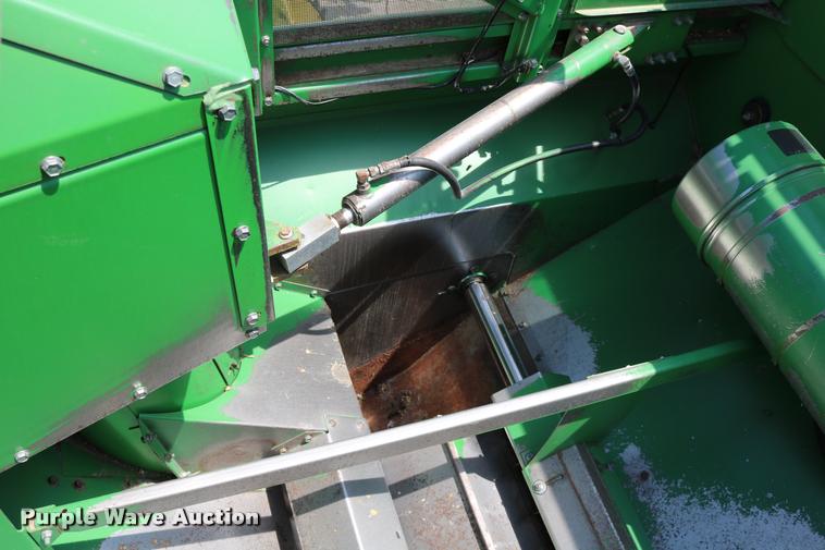 image for item DB9385 1986 John Deere 7720 combine