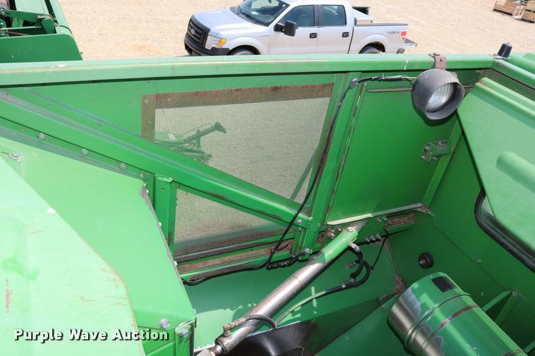 image for item DB9385 1986 John Deere 7720 combine