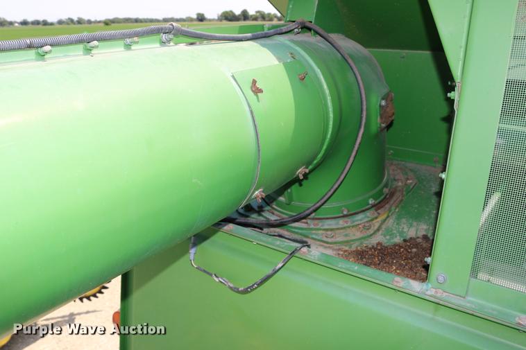 image for item DB9385 1986 John Deere 7720 combine