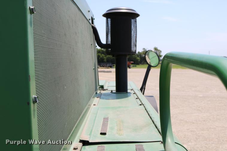 image for item DB9385 1986 John Deere 7720 combine