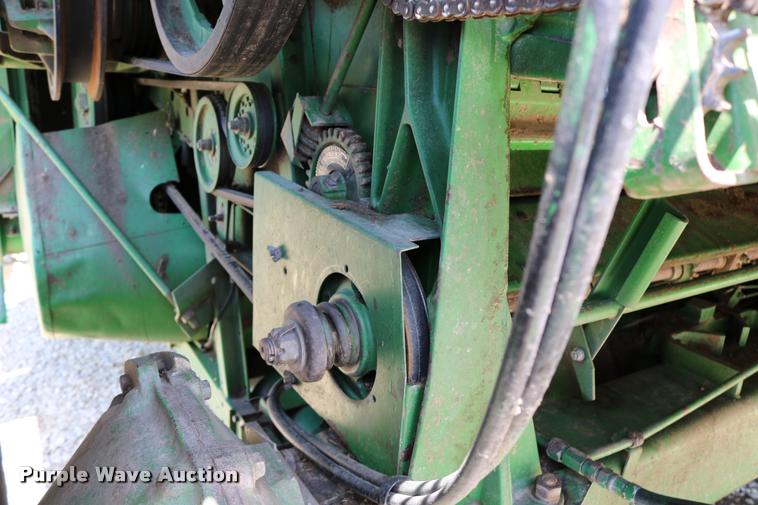 image for item DB9385 1986 John Deere 7720 combine