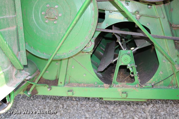 image for item DB9385 1986 John Deere 7720 combine