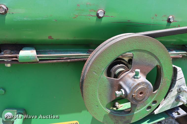 image for item DB9385 1986 John Deere 7720 combine