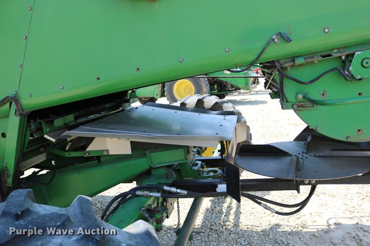 image for item DB9385 1986 John Deere 7720 combine