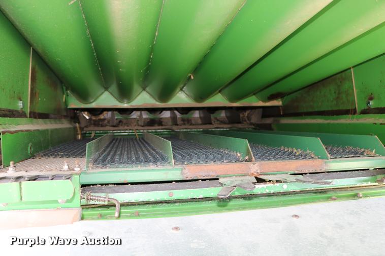 image for item DB9385 1986 John Deere 7720 combine