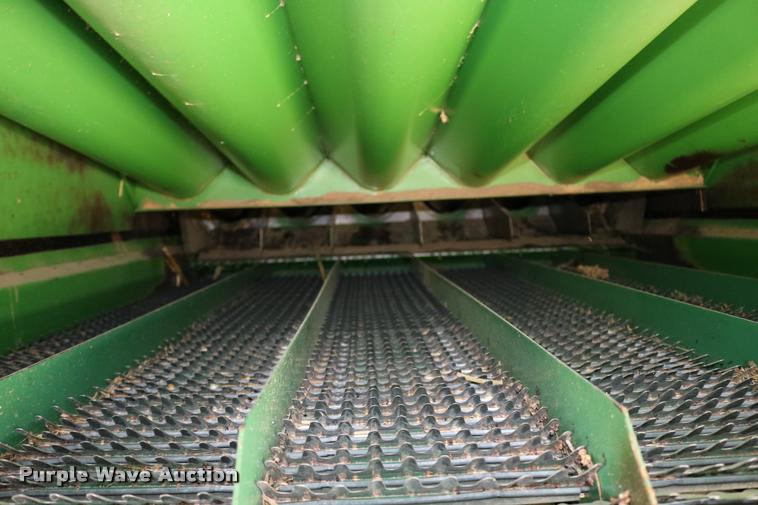 image for item DB9385 1986 John Deere 7720 combine