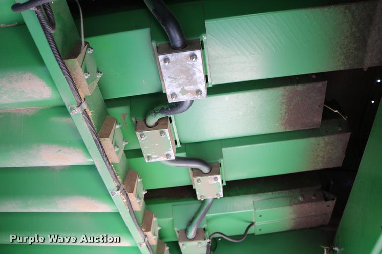 image for item DB9385 1986 John Deere 7720 combine