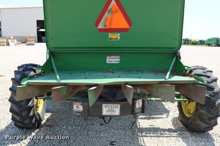 image for item DB9385 1986 John Deere 7720 combine