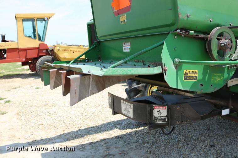 image for item DB9385 1986 John Deere 7720 combine